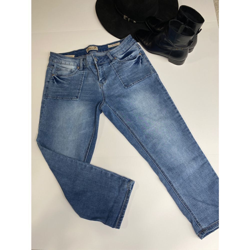 Seven7Girlfriend Cropped Faded Jeans 8